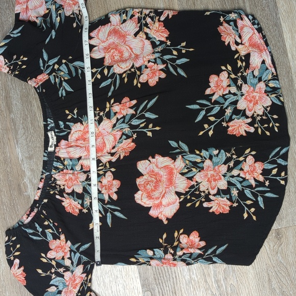 Billabong black with pink white green floral flowy long sleeve shirt size medium - Picture 8 of 9